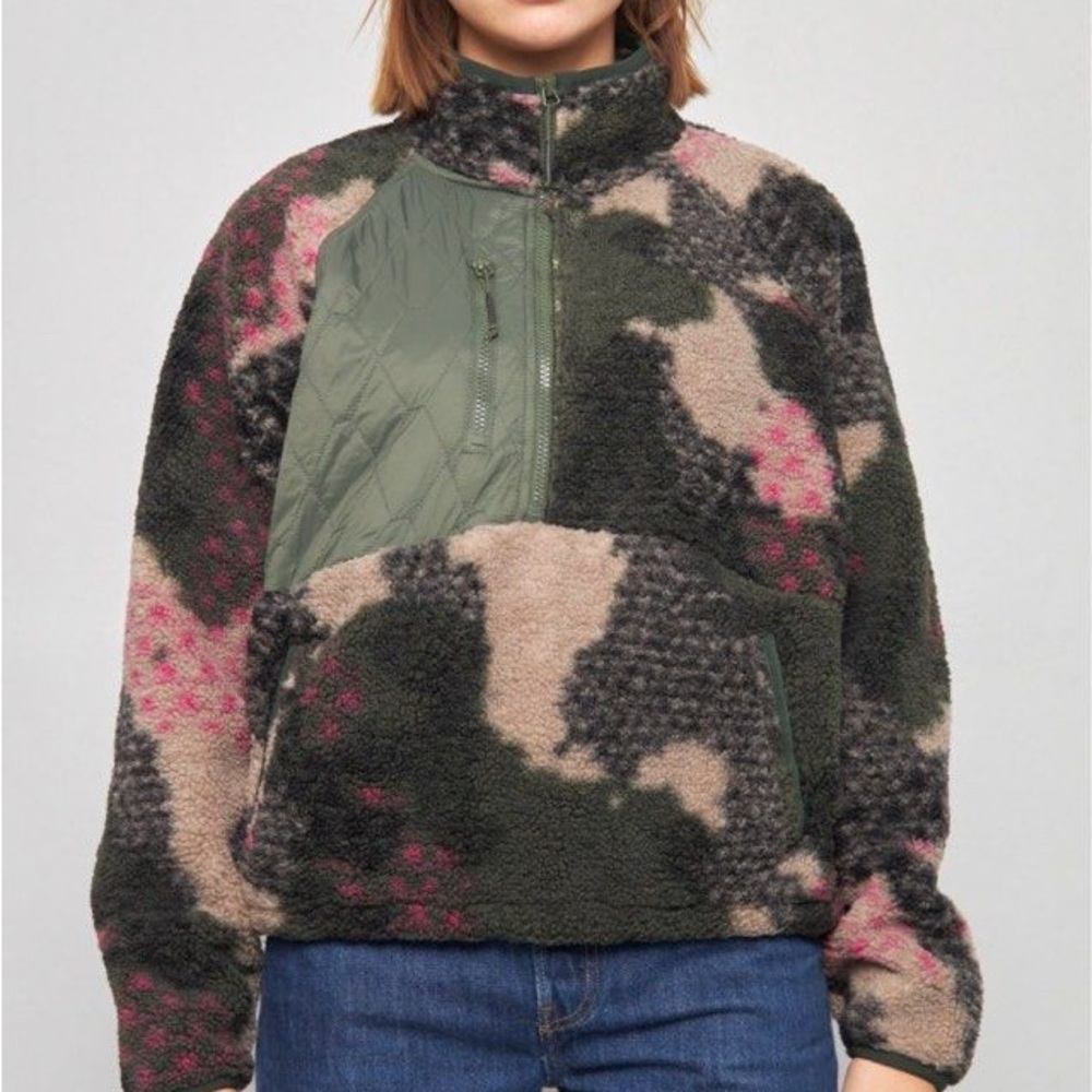 JoyLab Camo Pink Quilted Pocket 3/4 Zip Fleece - Picture 3 of 5